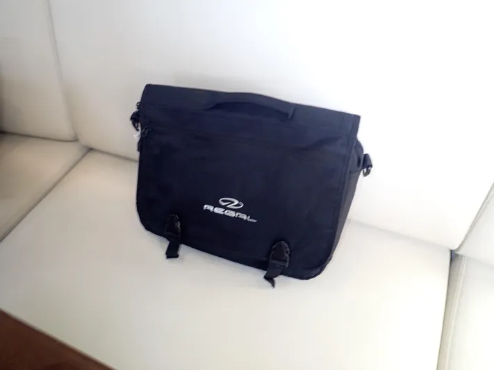 Regal 33 Xo Yacht Photos Pics 