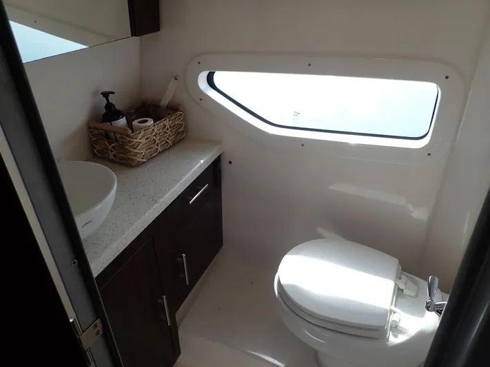 Regal 33 Xo Yacht Photos Pics 