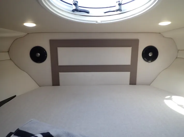 Regal 33 Xo Yacht Photos Pics 