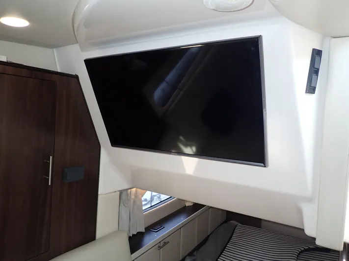 Regal 33 Xo Yacht Photos Pics 