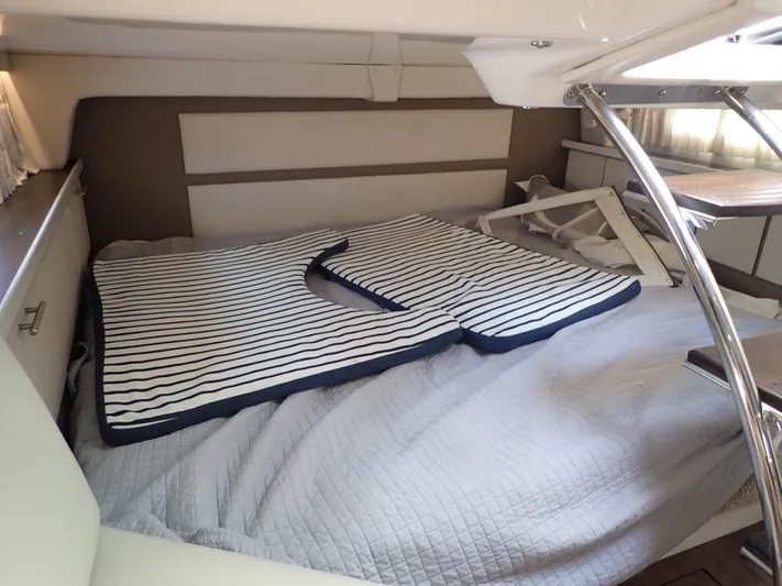 Regal 33 Xo Yacht Photos Pics 