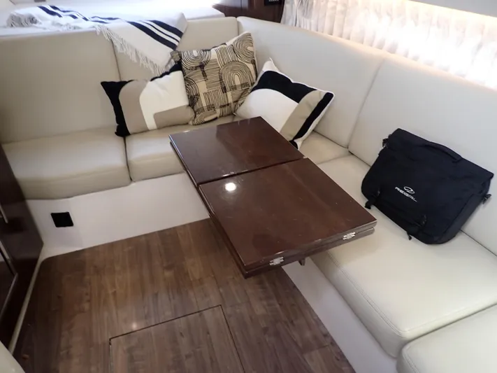 Regal 33 Xo Yacht Photos Pics 