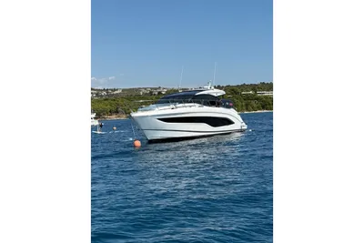 2022 Princess V55