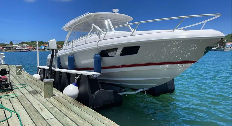 Bottoms Up Yacht Photos Pics 