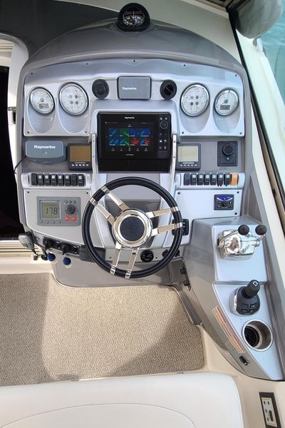 2011 Monterey 400 Sport Yacht