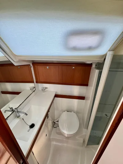 Rob Roy Yacht Photos Pics Aft Head