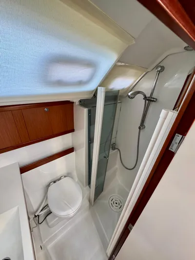 Rob Roy Yacht Photos Pics Aft Shower