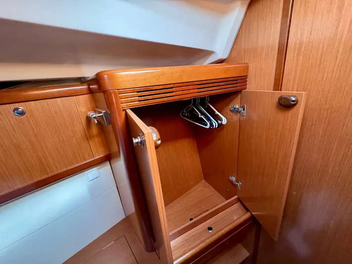 Rob Roy Yacht Photos Pics Fed Hanging Locker