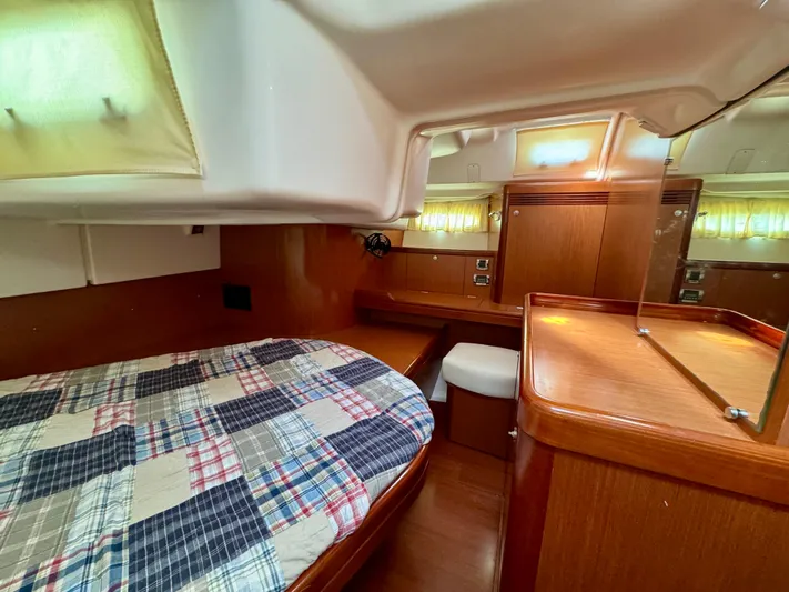 Rob Roy Yacht Photos Pics Aft Stateroom Vanity