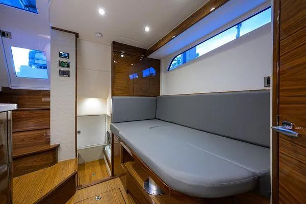 Freak Show Yacht Photos Pics 