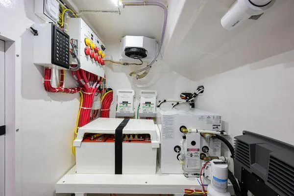 Freak Show Yacht Photos Pics 