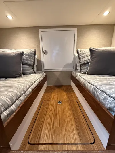 Freak Show Yacht Photos Pics 