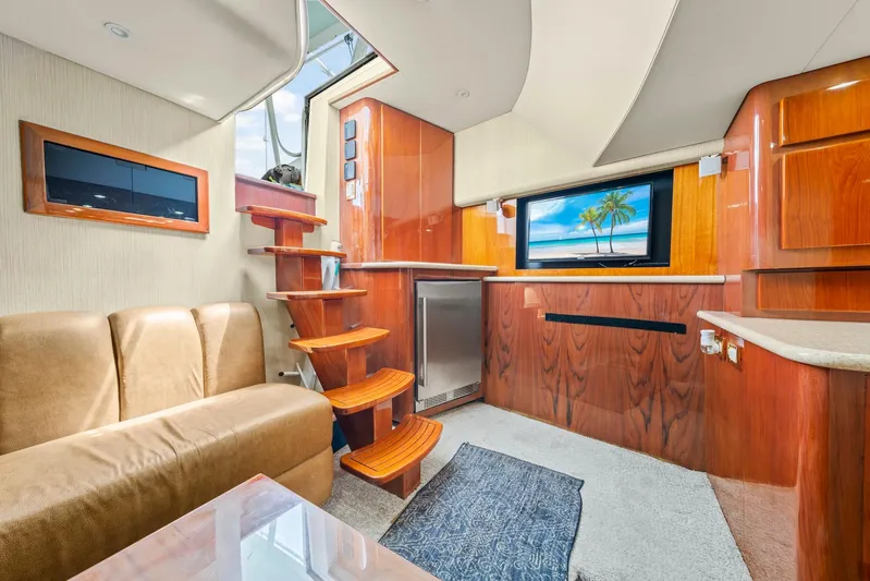 Pale Horse Yacht Photos Pics 2006 Buddy Davis 48 Express PALE HORSE Salon/Galley