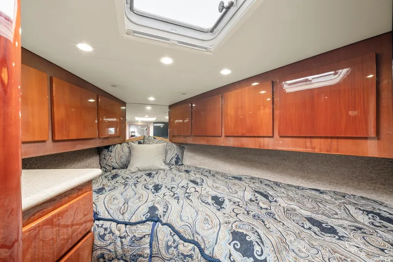 Pale Horse Yacht Photos Pics 2006 Buddy Davis 48 Express PALE HORSE Guest Stateroom