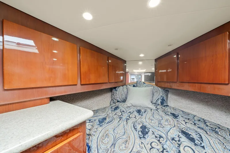 Pale Horse Yacht Photos Pics 2006 Buddy Davis 48 Express PALE HORSE Guest Stateroom