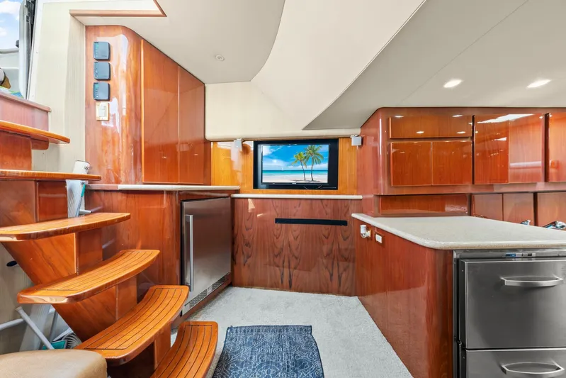 Pale Horse Yacht Photos Pics 2006 Buddy Davis 48 Express PALE HORSE Salon/Galley