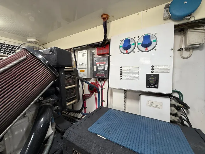 Pale Horse Yacht Photos Pics 2006 Buddy Davis 48 Express PALE HORSE Engine Room