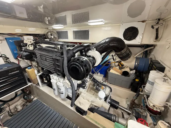 Pale Horse Yacht Photos Pics 2006 Buddy Davis 48 Express PALE HORSE Engine Room