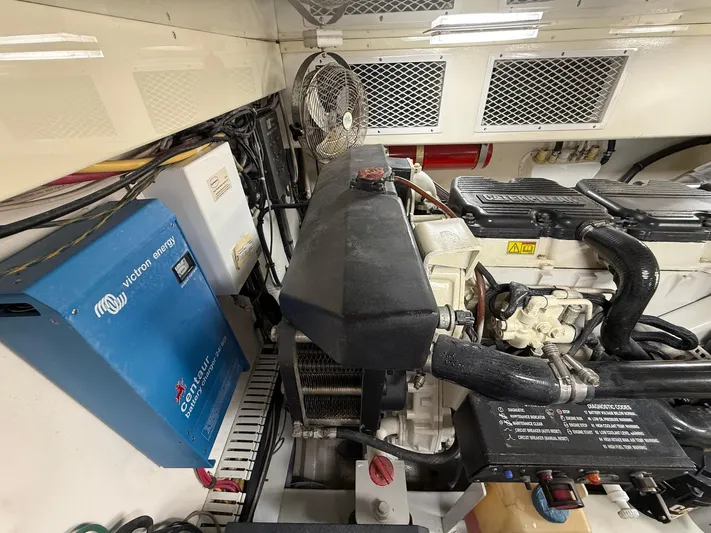 Pale Horse Yacht Photos Pics 2006 Buddy Davis 48 Express PALE HORSE Engine Room