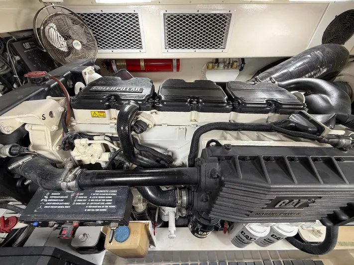 Pale Horse Yacht Photos Pics 2006 Buddy Davis 48 Express PALE HORSE Engine Room