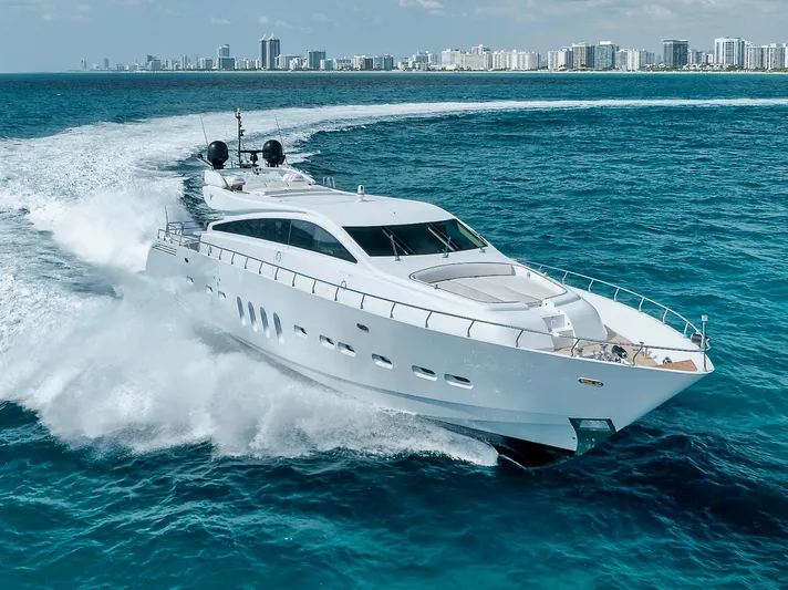 U Wish Yacht Photos Pics 