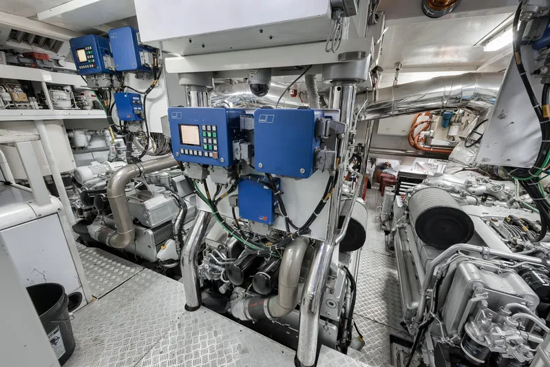 U Wish Yacht Photos Pics 