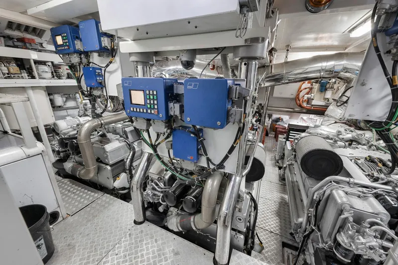 U Wish Yacht Photos Pics 