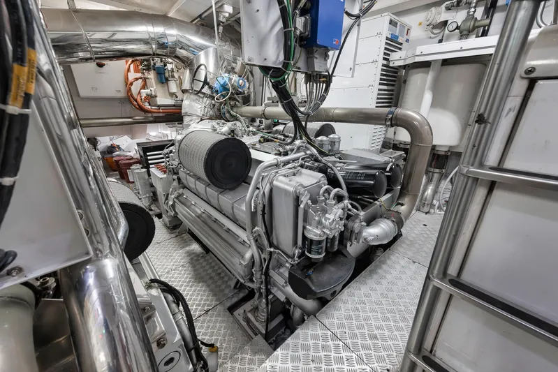 U Wish Yacht Photos Pics 