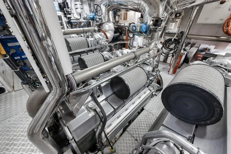 U Wish Yacht Photos Pics 