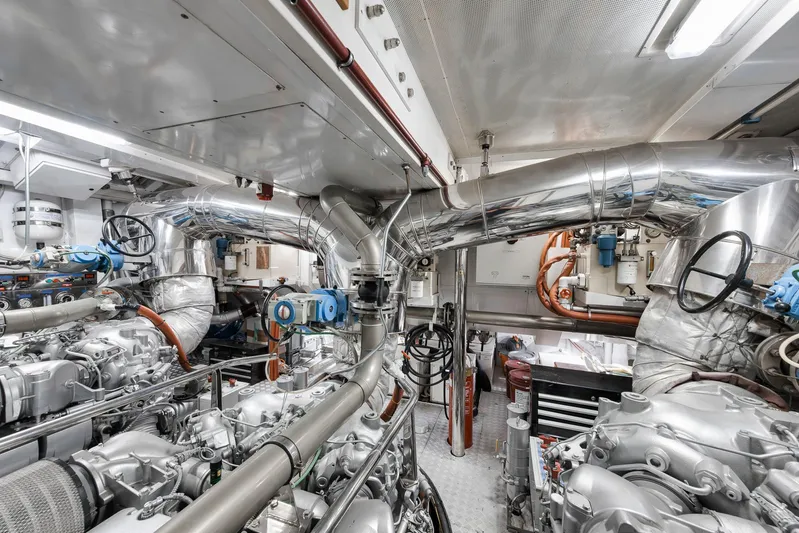 U Wish Yacht Photos Pics 