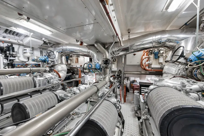 U Wish Yacht Photos Pics 