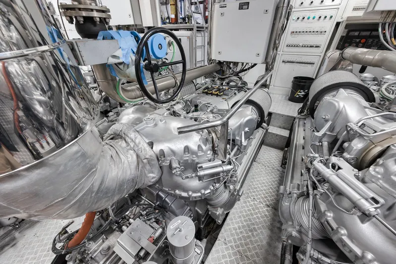 U Wish Yacht Photos Pics 