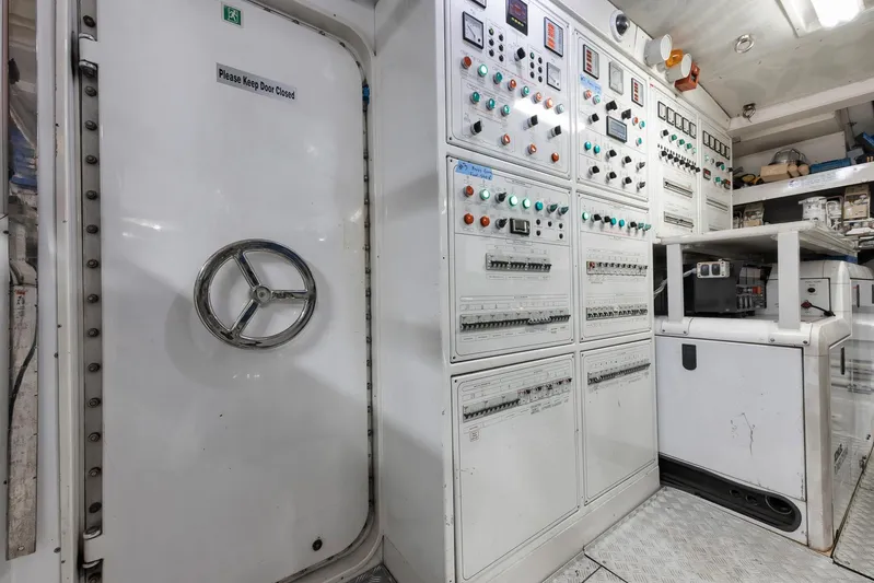 U Wish Yacht Photos Pics 