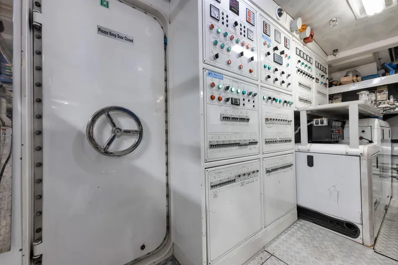 U Wish Yacht Photos Pics 