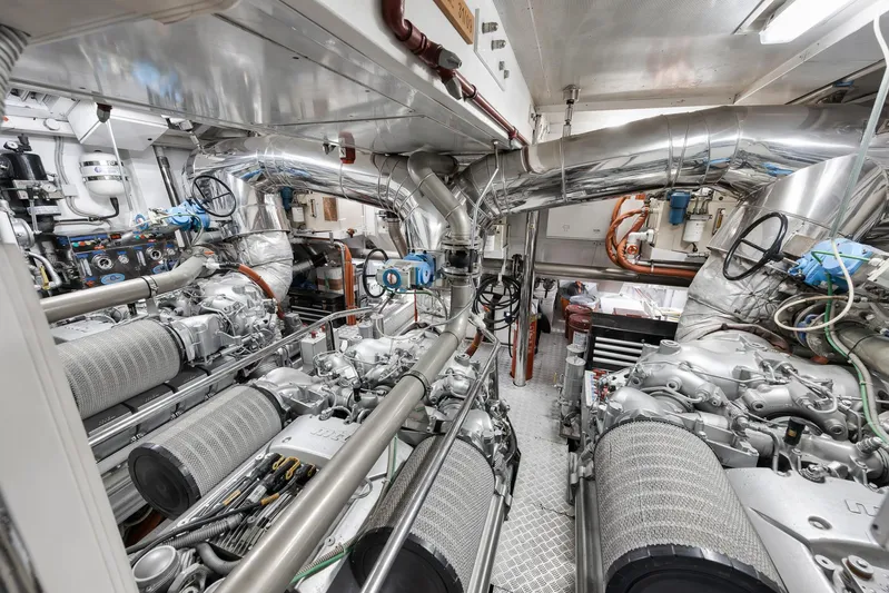 U Wish Yacht Photos Pics 