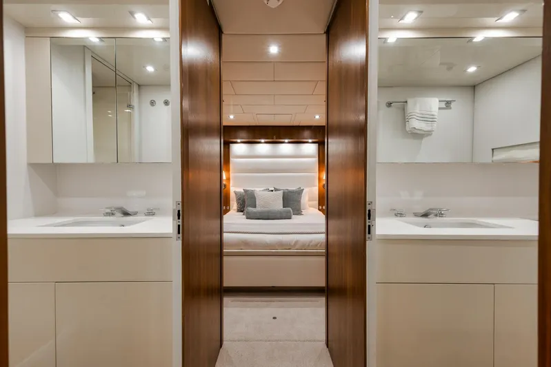 U Wish Yacht Photos Pics 