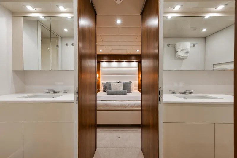 U Wish Yacht Photos Pics 