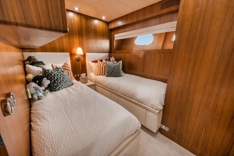 U Wish Yacht Photos Pics 