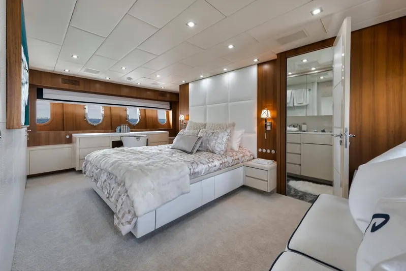 U Wish Yacht Photos Pics 