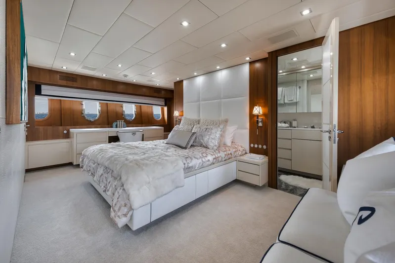 U Wish Yacht Photos Pics 