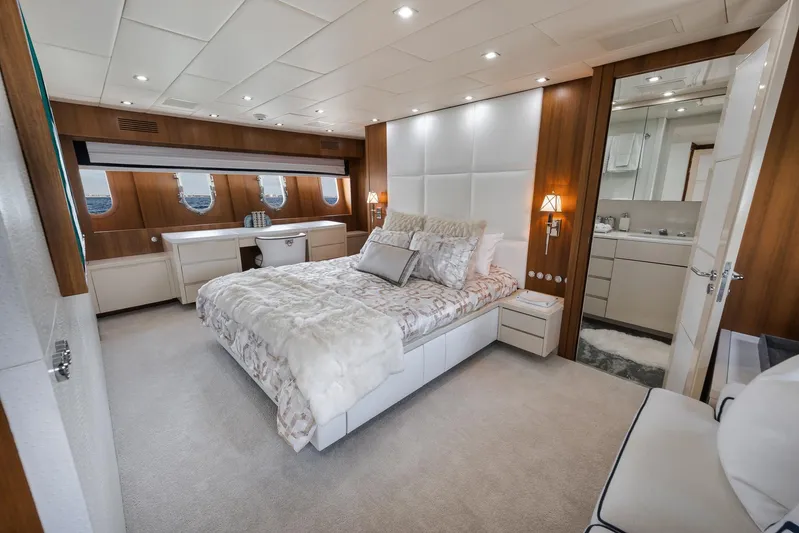 U Wish Yacht Photos Pics 