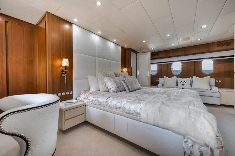 U Wish Yacht Photos Pics 