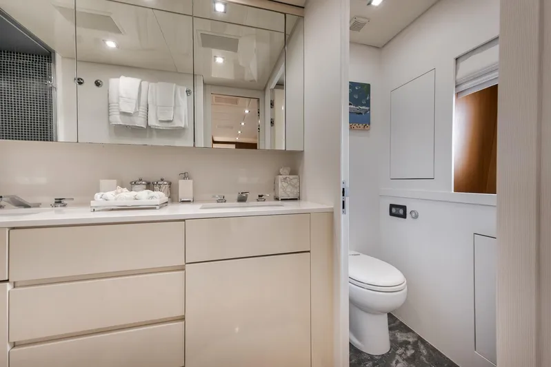 U Wish Yacht Photos Pics 