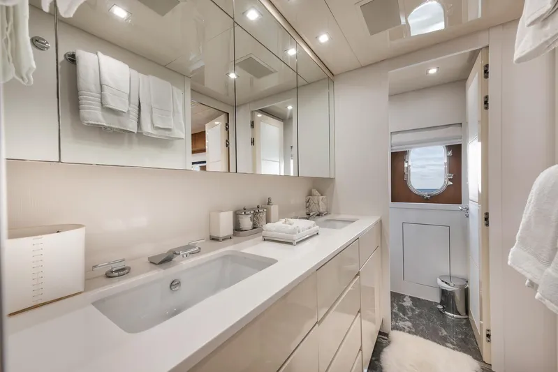 U Wish Yacht Photos Pics 