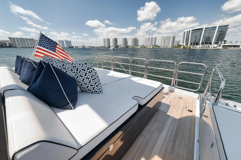 U Wish Yacht Photos Pics 