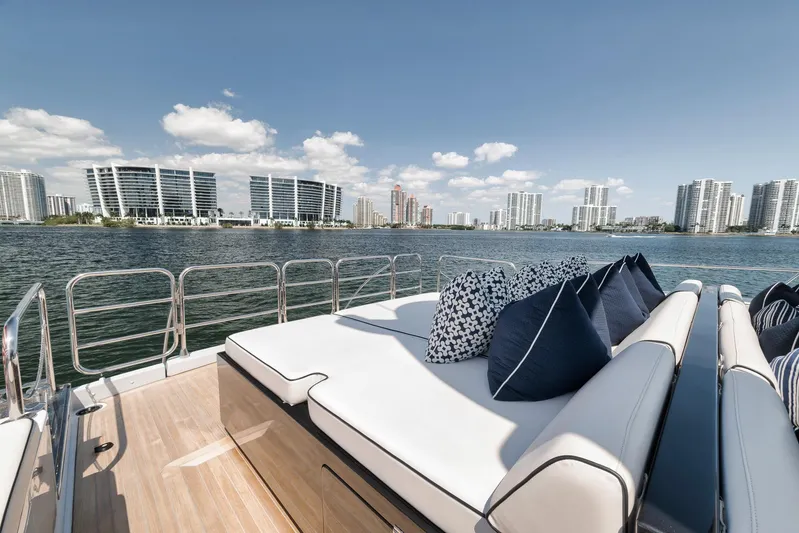 U Wish Yacht Photos Pics 