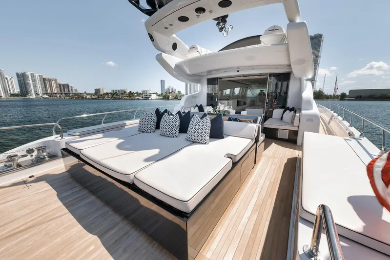 U Wish Yacht Photos Pics 