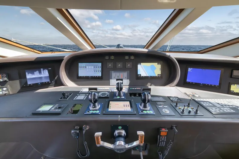 U Wish Yacht Photos Pics 