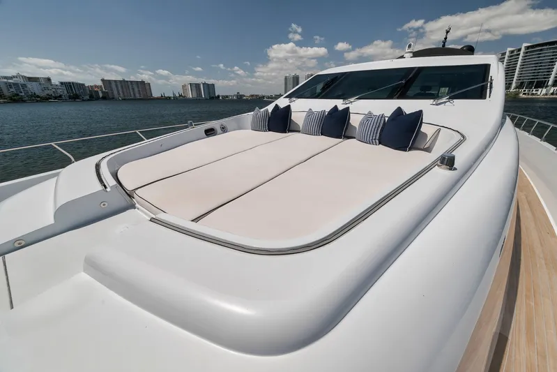 U Wish Yacht Photos Pics 