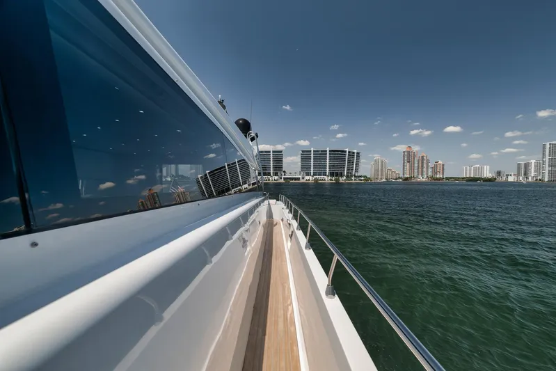 U Wish Yacht Photos Pics 